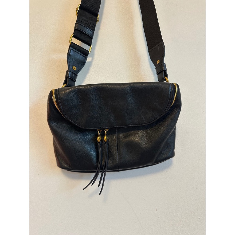 Hobo Fern Large Leather Sling Belt Bag in Black - Picture 3 of 8